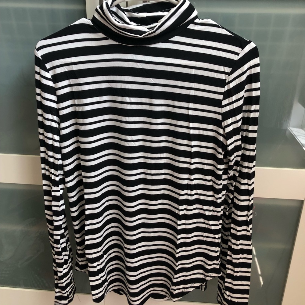 Old Navy Turtleneck Long Sleeve Shirt
